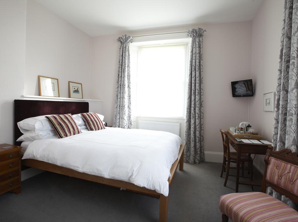 Bed and Breakfast The Square House South Petherton Экстерьер фото